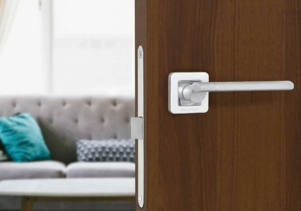 Дверная фурнитура компании УлиссКом: Откройте мир качества и стиля