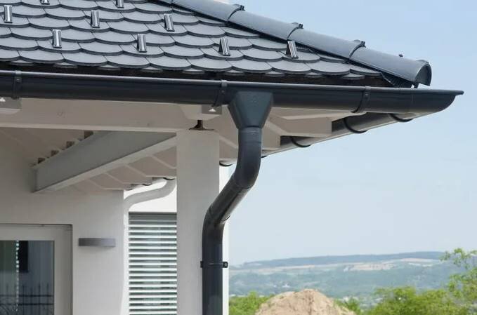 Водосточные системы: Важность, виды и установка