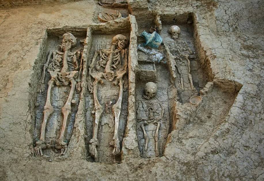 Погребальные ритуалы: археологи раскрывают тайны смерти древних людей