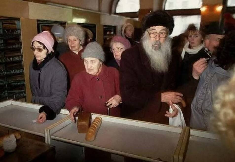 Советский дефицит - как люди доставали нужные вещи