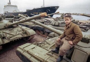 Вооружение СССР - Мощь и Масштаб Советской Армии