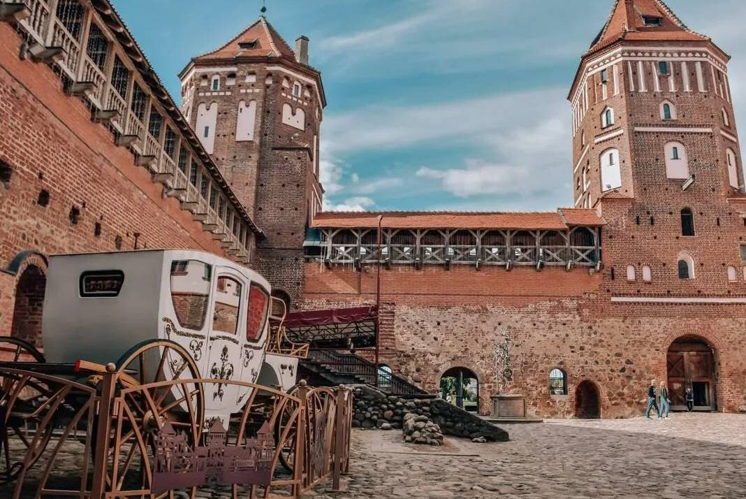 Замки Беларуси, Поездки из Минска в Исторические Места