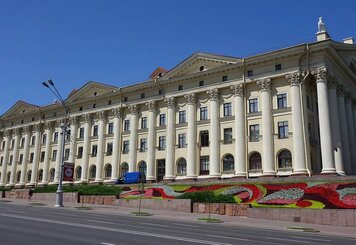 Остров Слез, Памятник Войне и Его Символизм