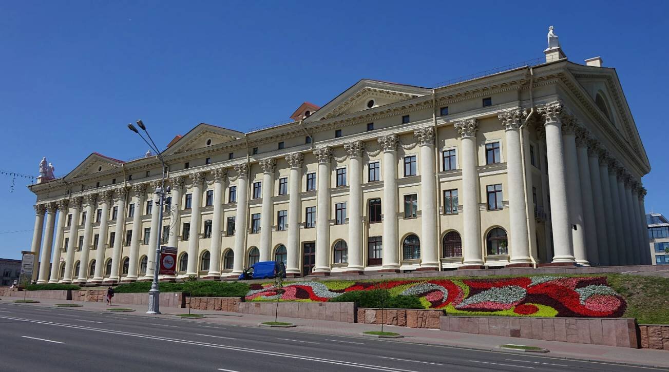 Остров Слез, Памятник Войне и Его Символизм