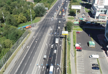 Поворот налево на перекрёстке