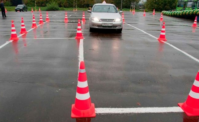 Выбрать автоинструктора на МКПП или отдать предпочтение автомату?