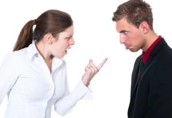 Чем оскорбление отличается от клеветы