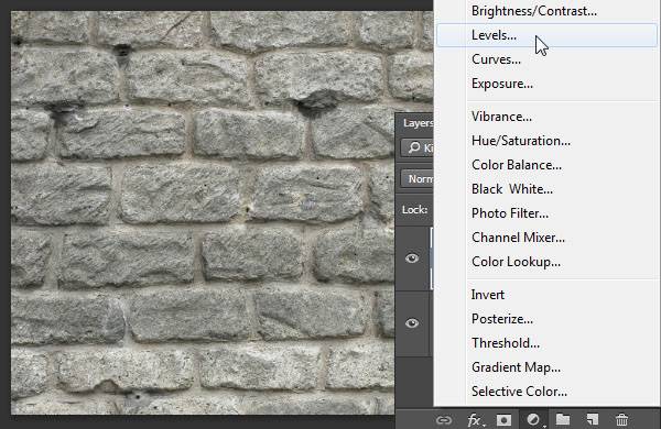 Неоновые буквы на кирпичной стене