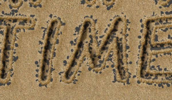 Надпись на песке