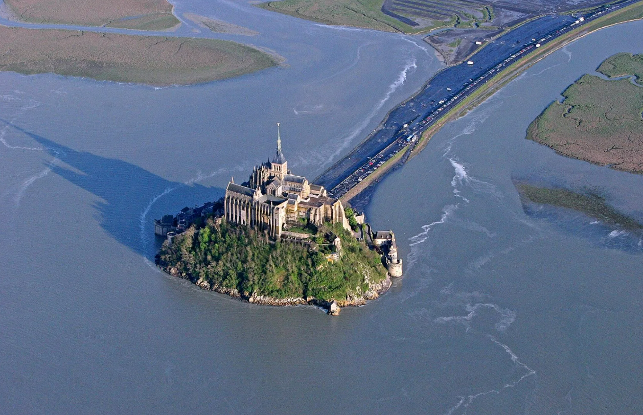 Вид на остров с высоты птичьего полёта